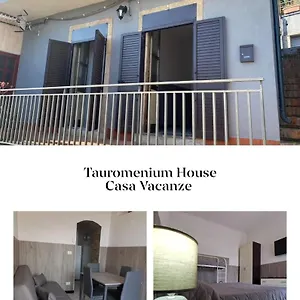 tauromenium-house.sicilyhotelsitaly.net/